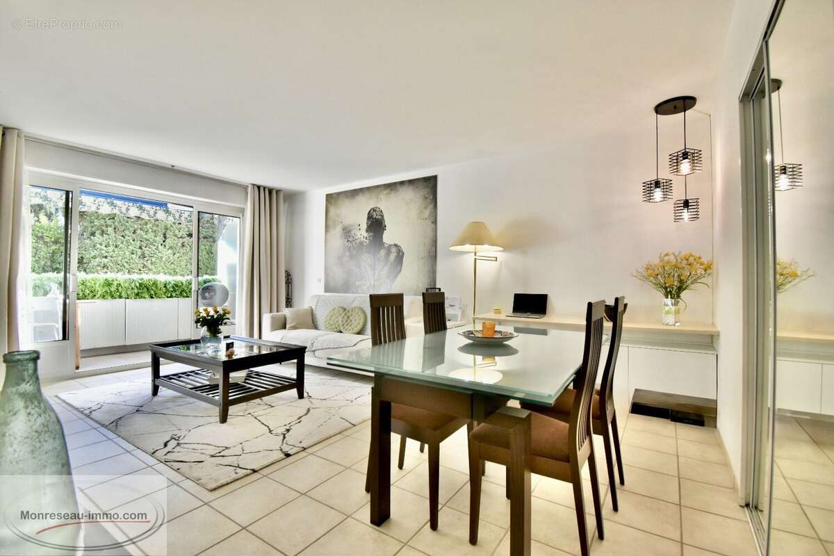 Appartement à LE CANNET