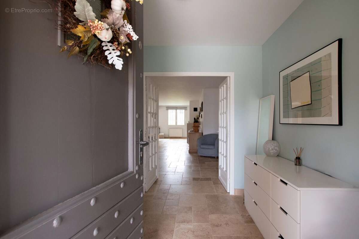 Maison à CHATEAUNEUF-GRASSE