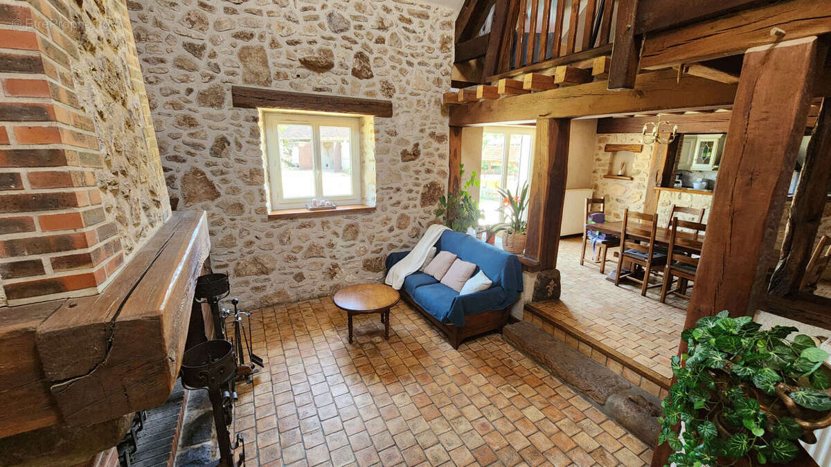 Maison à CHATEAUNEUF-EN-THYMERAIS