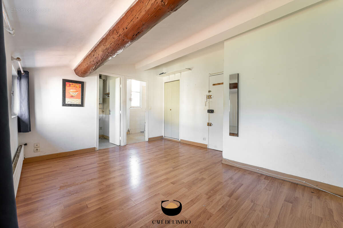 Appartement à MARSEILLE-1E