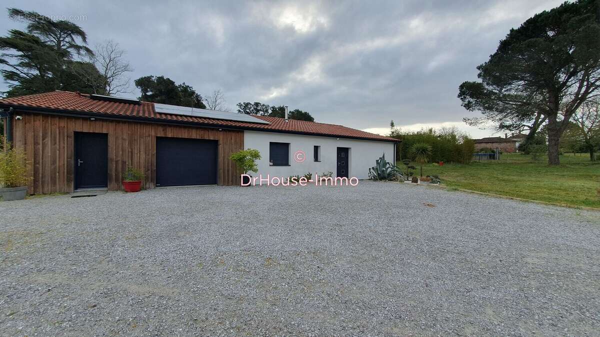 Maison à ESCOURCE