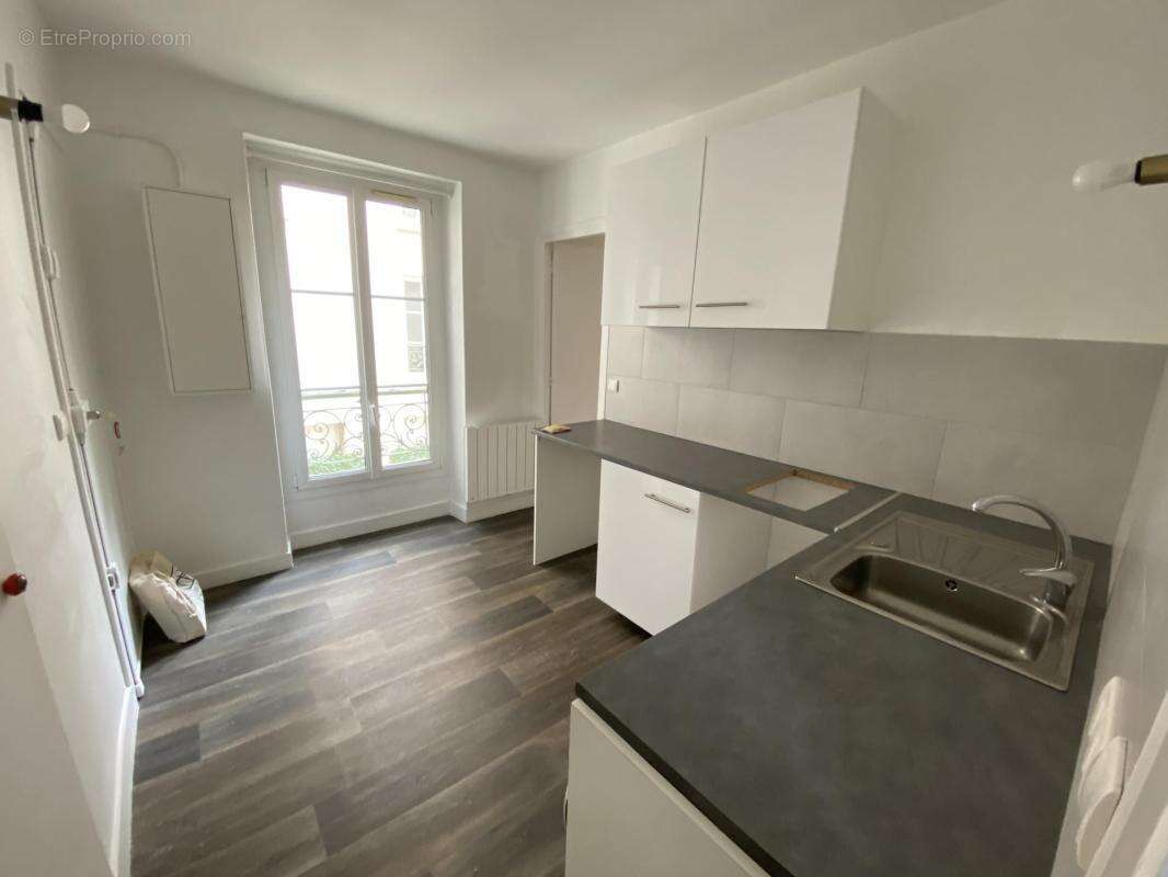Appartement à PARIS-14E