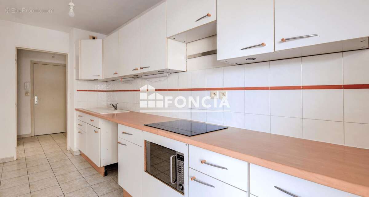 Appartement à MARSEILLE-8E