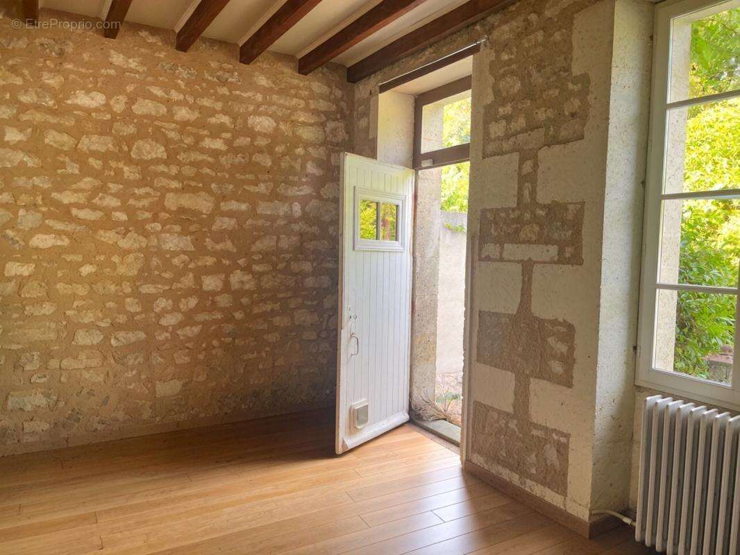 Élégante demeure de caractère avec piscine et vaste jardin - 5 chambres - Mouthiers sur Boëme (16) - photo 5
