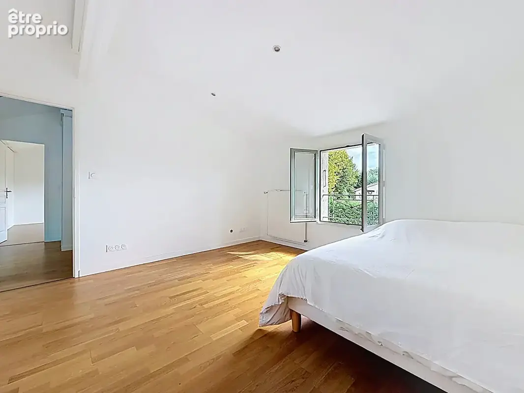 Dardilly, coup de coeur alliant charme de l'ancien, rénovation de qualité et piscine - photo 8