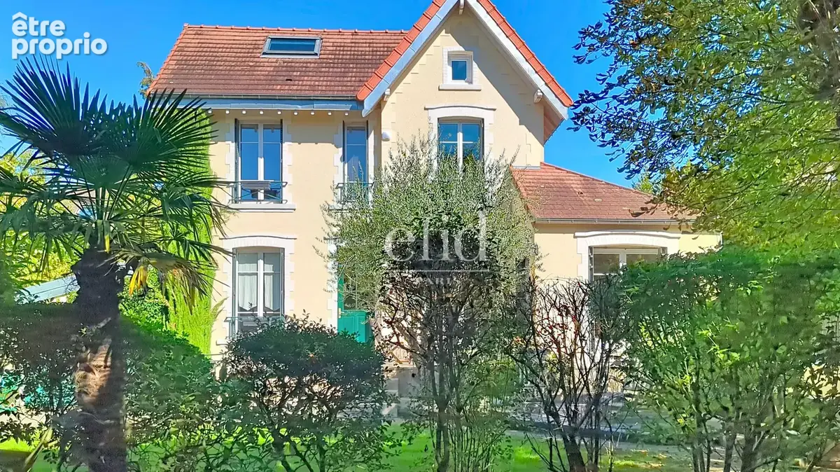 Photo Maison à La Celle-Saint-Cloud au prix de 1 245 000€