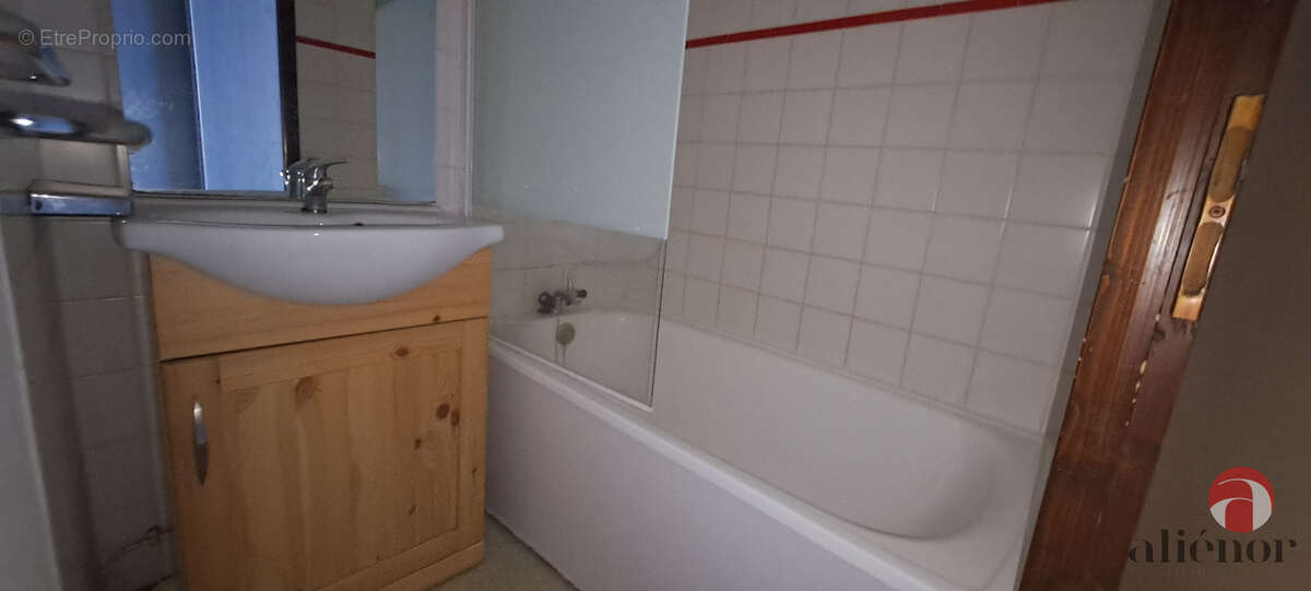 Appartement à MORILLON