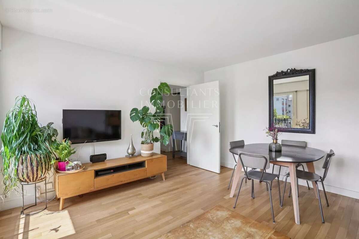 Appartement à PARIS-15E