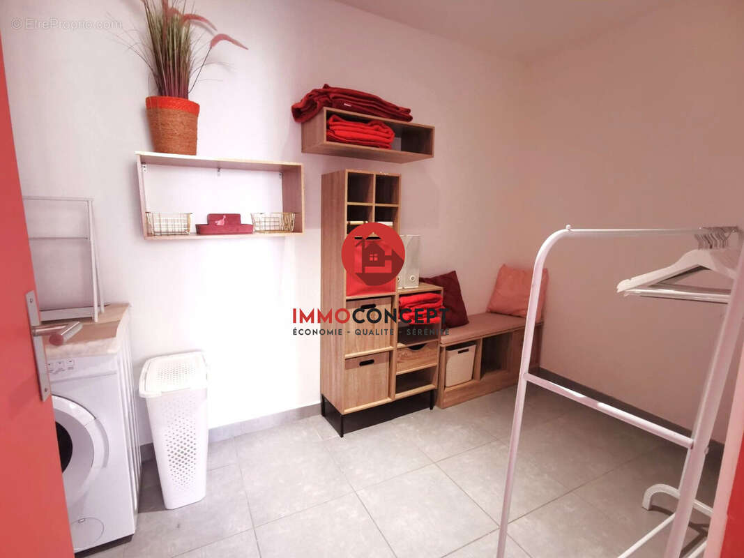 Appartement à BAGNOLS-SUR-CEZE