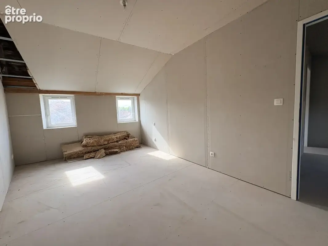 Immeuble avec local commercial loué et appartement à fort potentiel   Centre de Gannat - photo 10