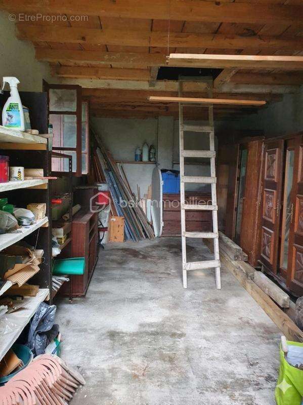L’Âme de la Bastide : Demeure Historique du XVIIe Siècle contre le Rocher  4 Pièces  3 Chambres  Jardin de 455 m²  Garage indépe - photo 17