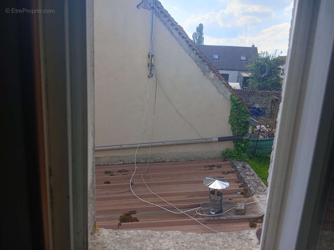 Appartement à JOUY-LE-CHATEL
