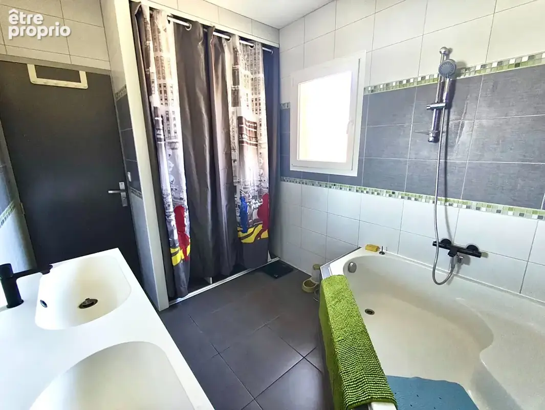 Maison de plain-pied, LOYETTES, 93m² sur un terrain de 701m² - photo 17