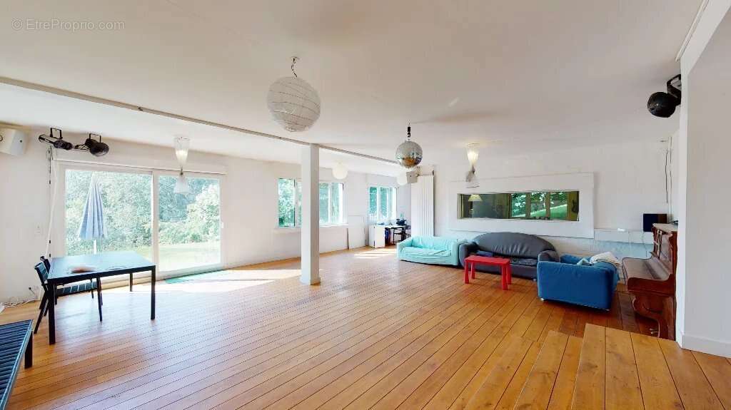 Maison à FEUCHEROLLES