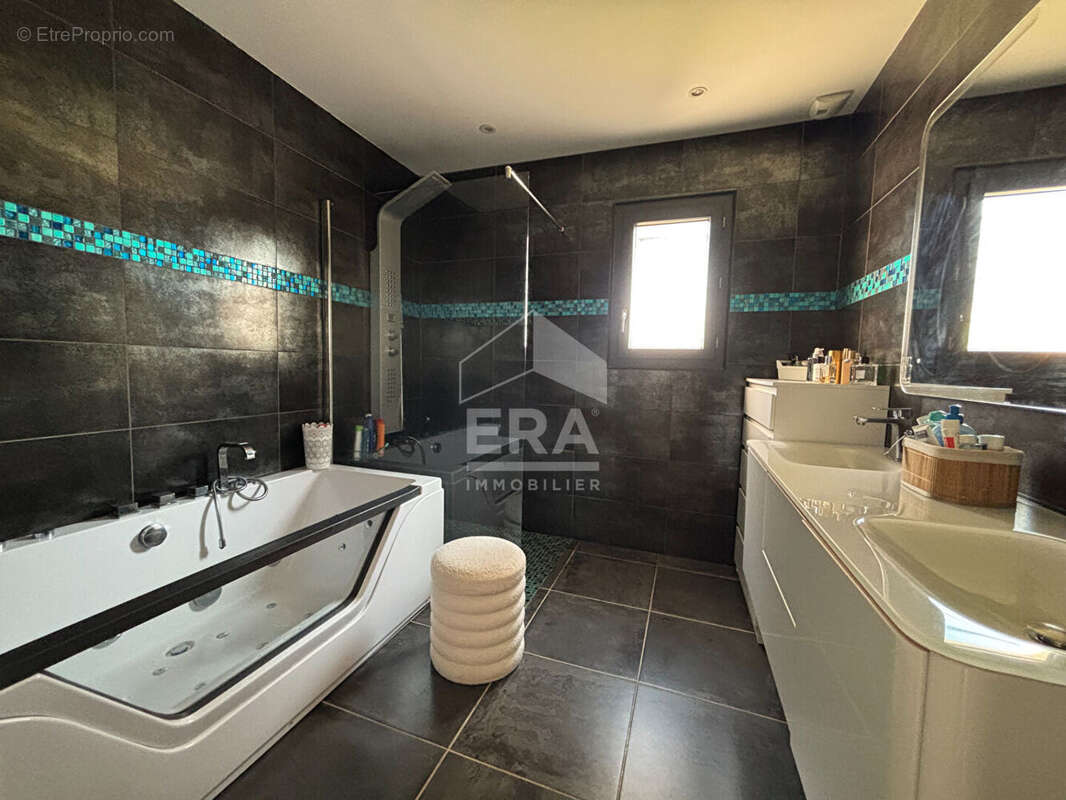 Maison à PORT-DE-BOUC