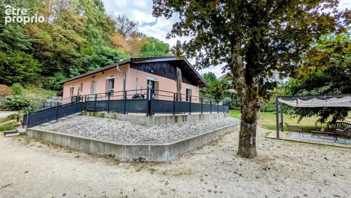 Maison de plain-pied avec garage sur terrain boisé - photo 15