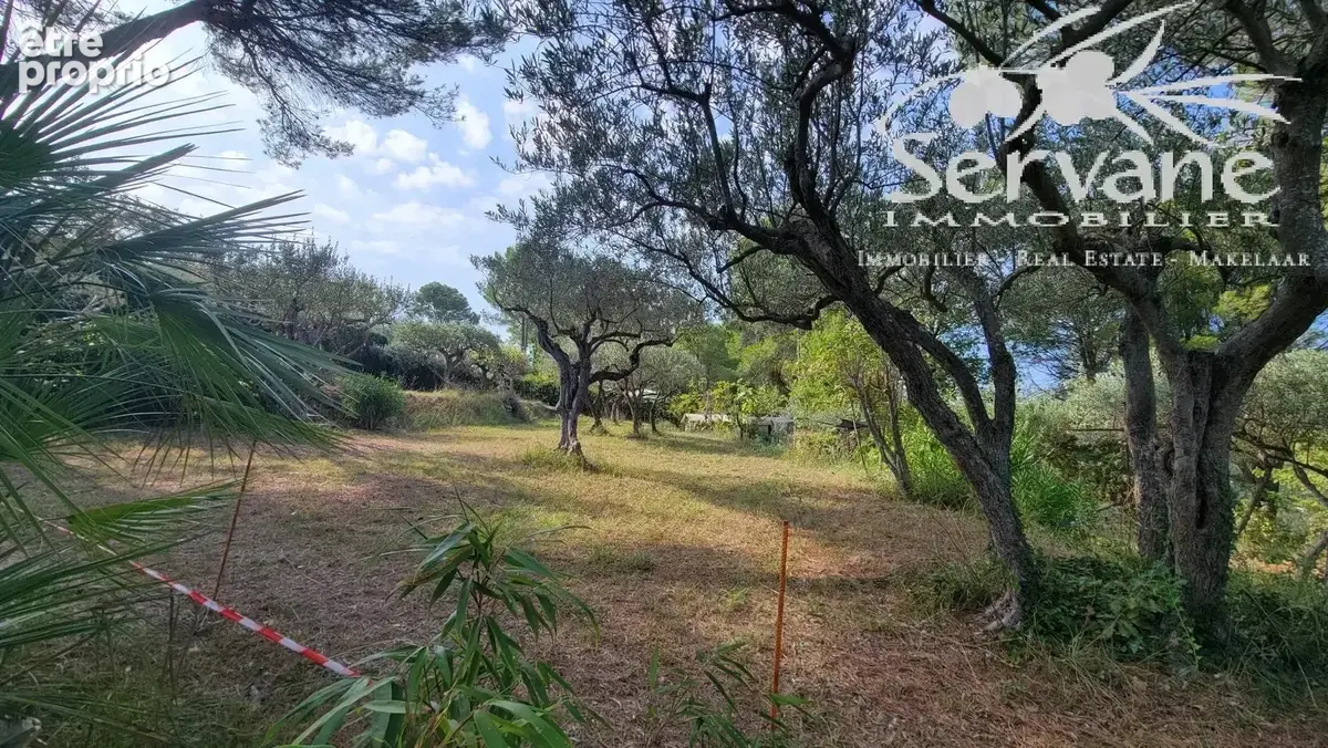 Terrain à SALERNES