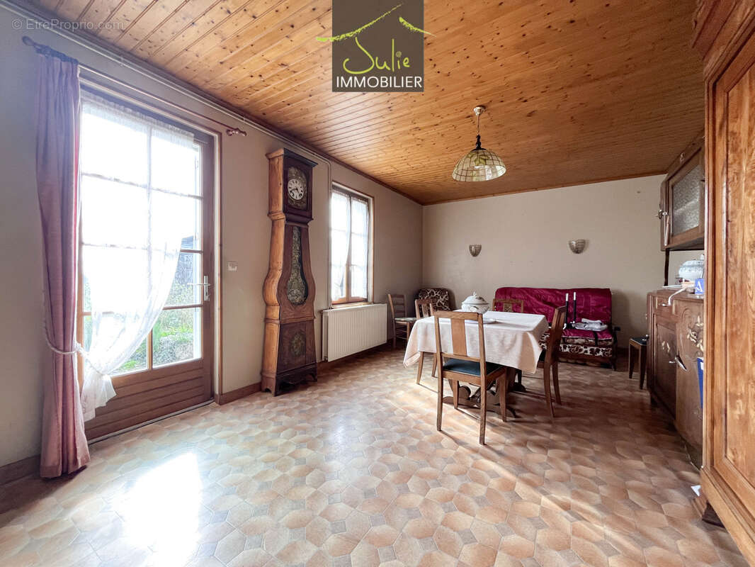 Maison à LA CHAPELLE-SAINT-LAURENT