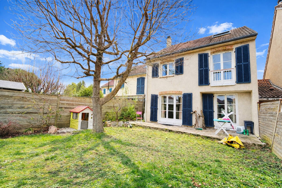 Maison à SAINT-LEU-LA-FORET