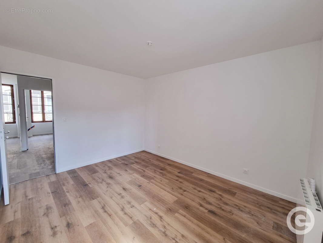 Immeuble de 5 logements au centre-ville d'Avallon avec dépendances - photo 12