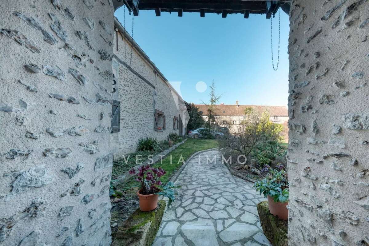 Ancien Corps de ferme du XVIIe – 402 m² – Fort potentiel à 13 min de Rambouillet - photo 9