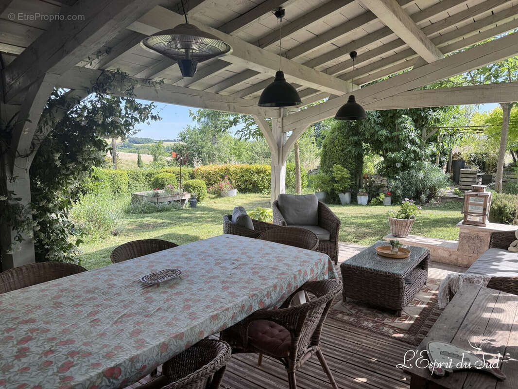 Maison à CAHUZAC-SUR-VERE