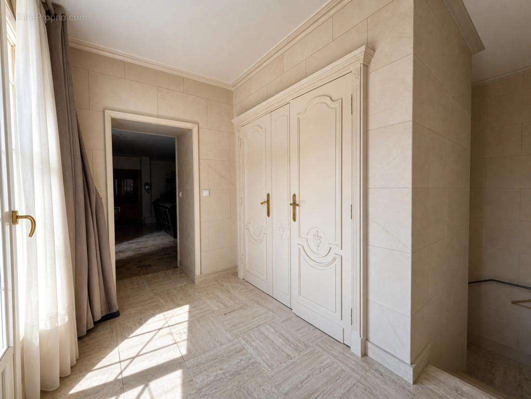 Maison familiale de 168m² avec jardin à Mézières-sur-Seine - photo 6