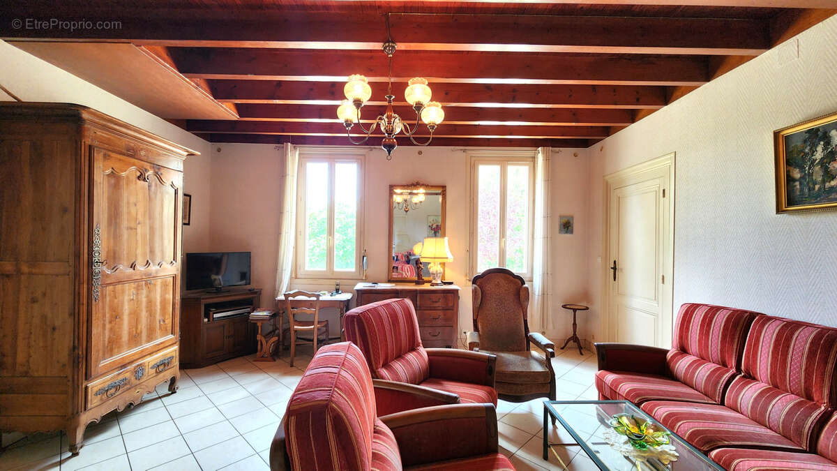 Maison à LA LANDE-DE-FRONSAC