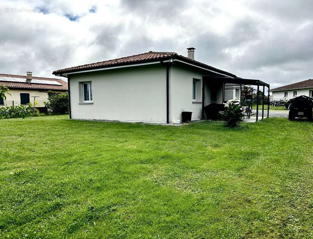 Maison à HAGETMAU
