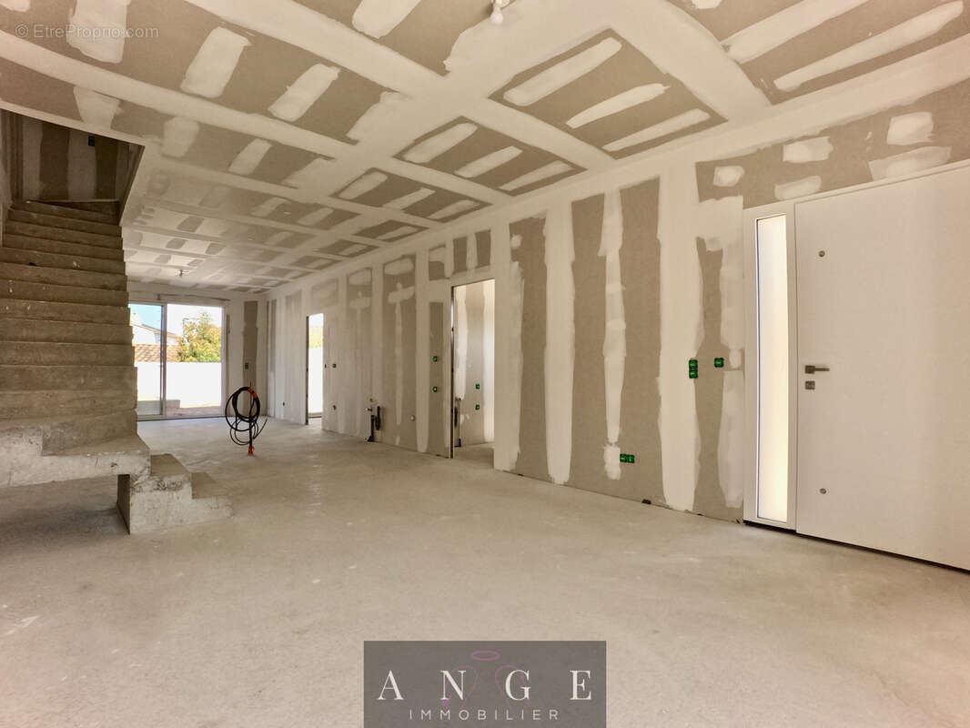 Villa contemporaine NEUVE LA FARLEDE - photo 3