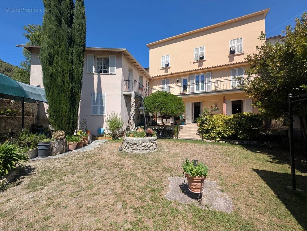 Maison à DRAP