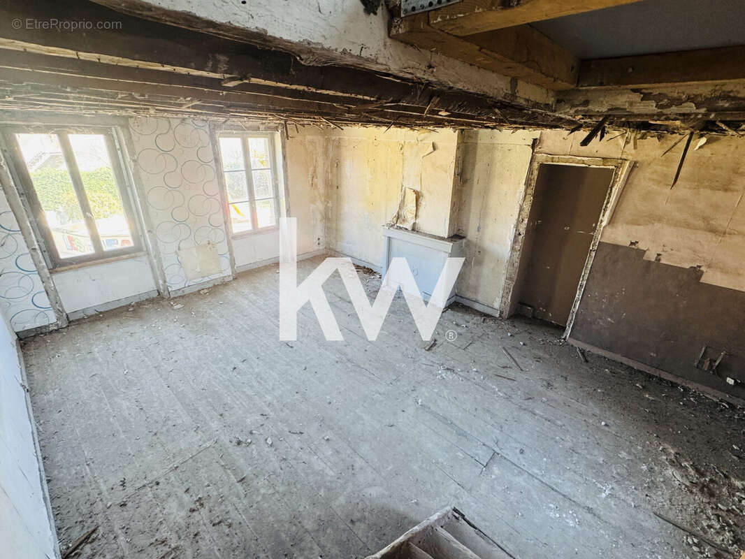 Maison 146 m² à Sury-Le-Comtal  - photo 8