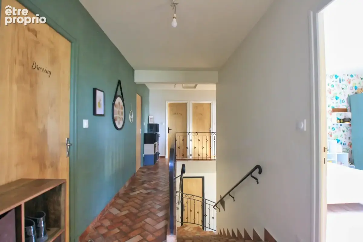 Maison rénovée,  3 chambres, sur un terrain clos de 1230 m² - photo 5