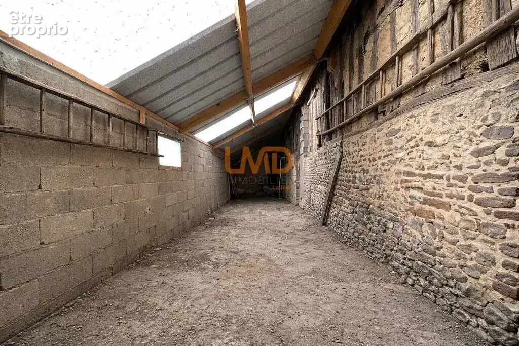 corps de ferme avec une grange de 200 M² - photo 16