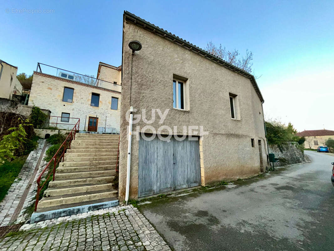 Grande maison familiale avec annexe et terrain à Espère - photo 13