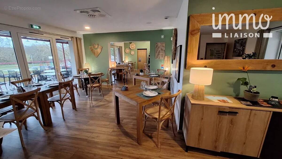 Commerce à SAINT-ANDRE-DE-CRUZIERES