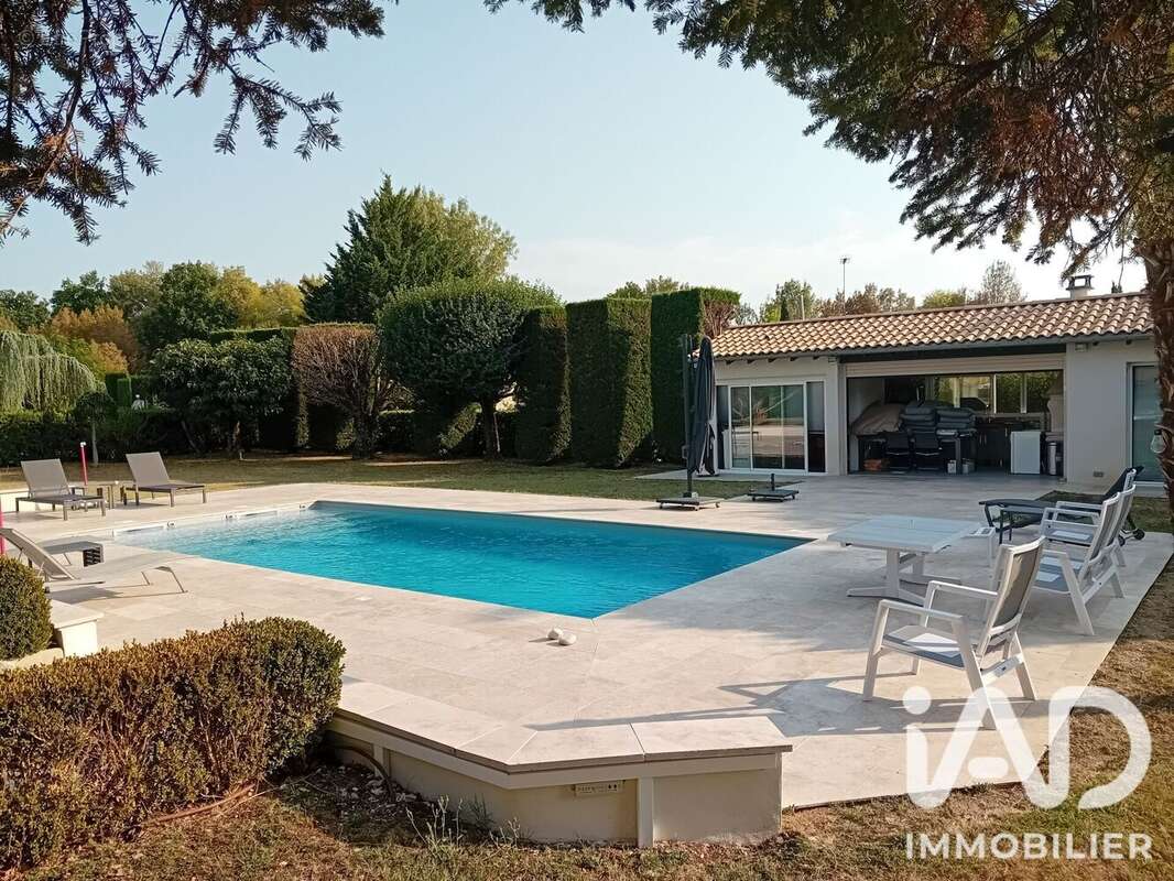 Maison 233 m² à Monteils  - photo 2