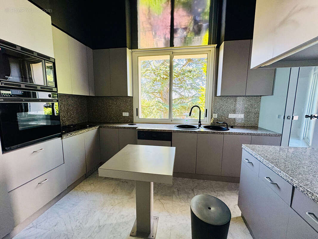 Maison à L&#039;HAY-LES-ROSES