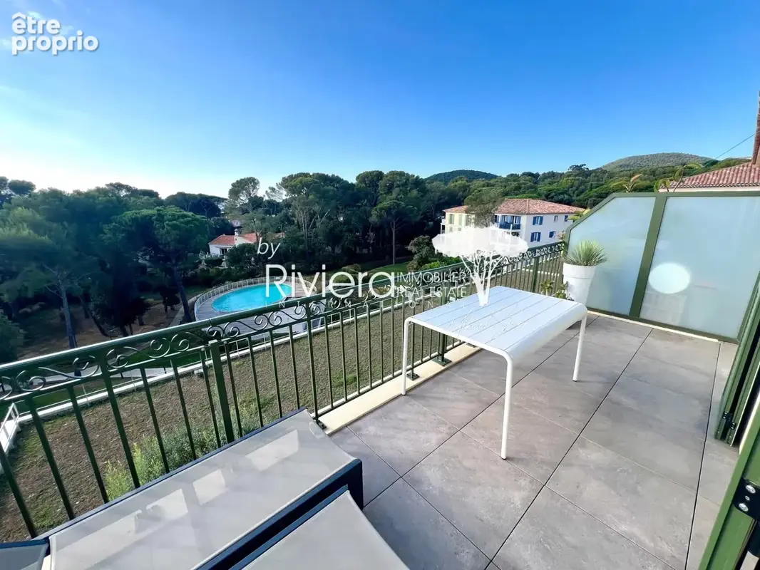 T4 dernier etage avec piscine et double box ! - photo 9
