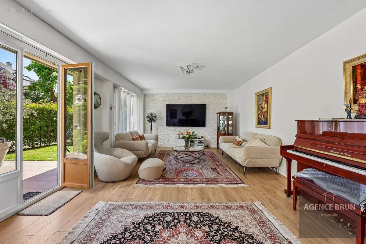 Appartement à SAINT-MAUR-DES-FOSSES