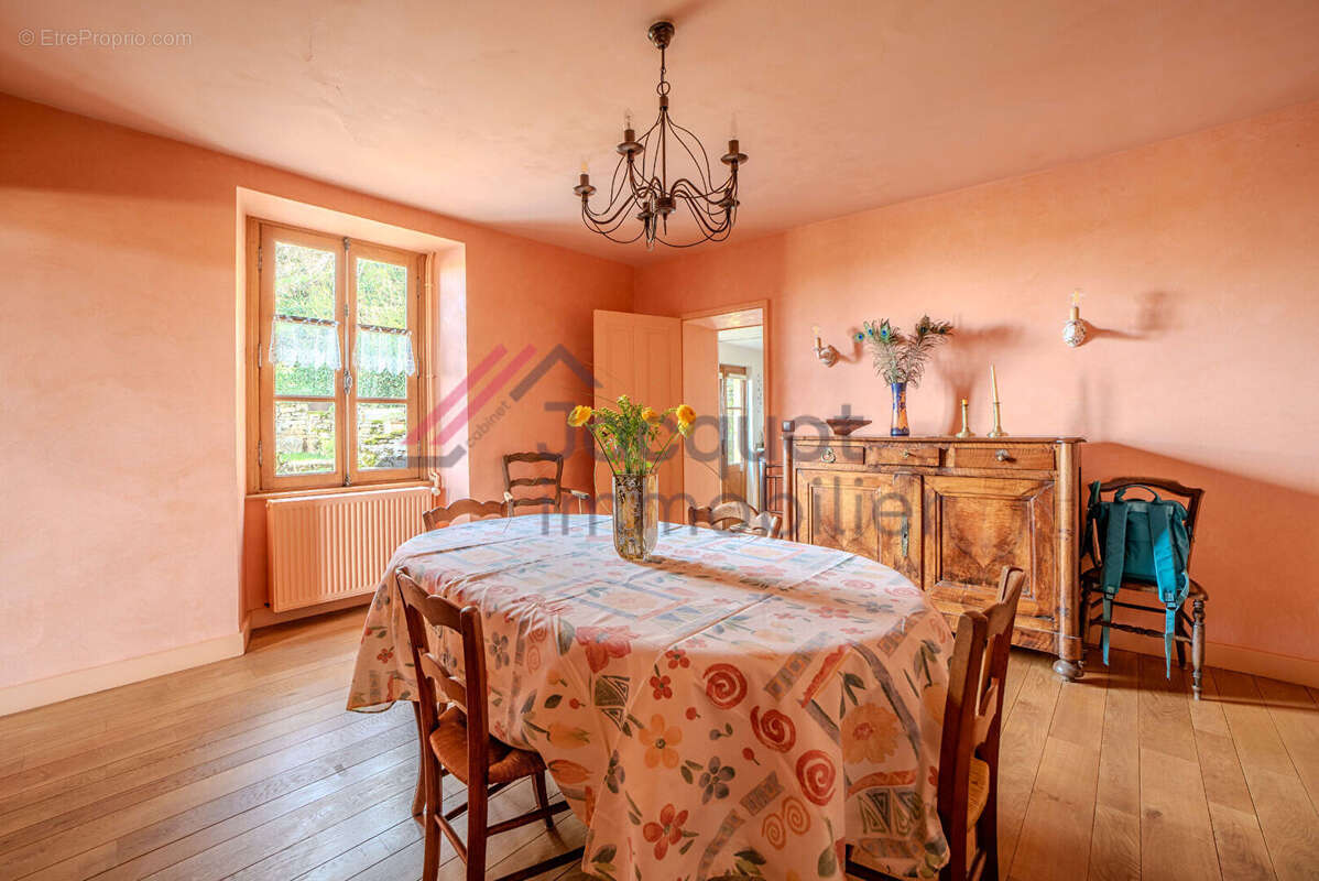 Maison à LONS-LE-SAUNIER
