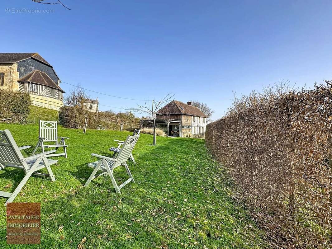 Maison à SAINT-PIERRE-SUR-DIVES