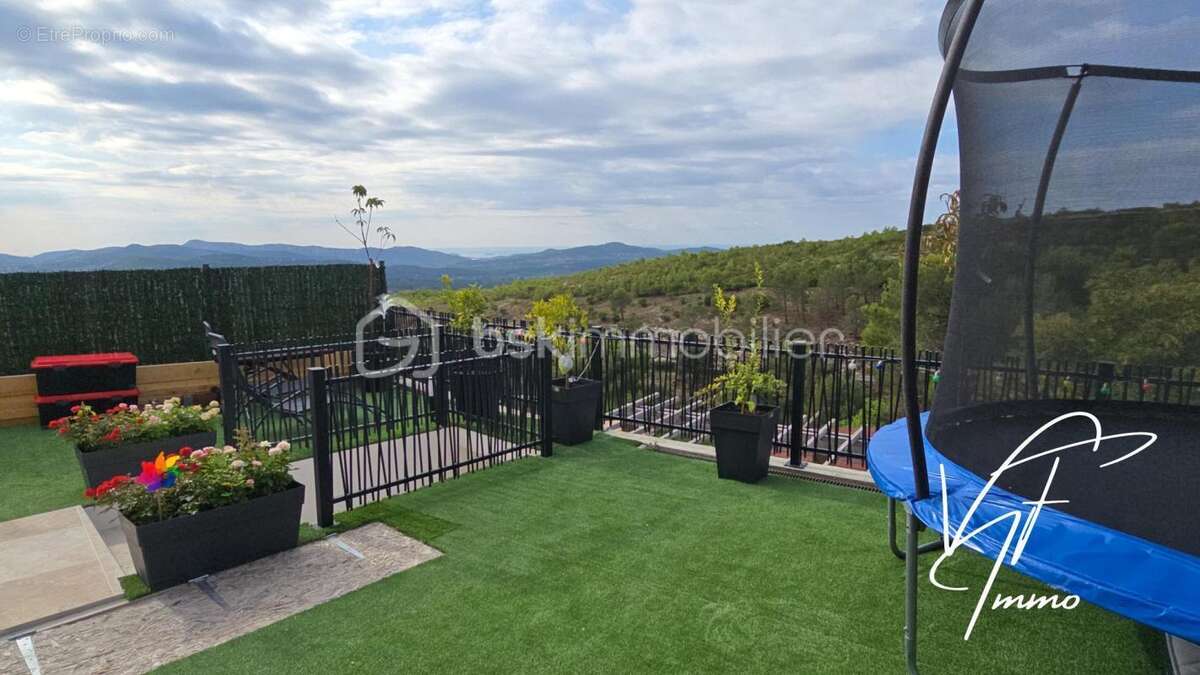 Maison à LE CASTELLET