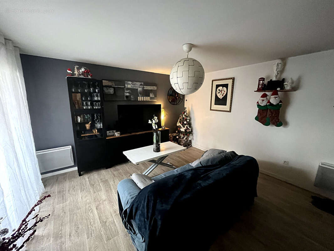 Appartement à CHANTELOUP-LES-VIGNES