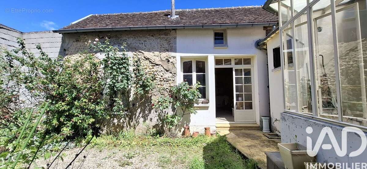 Photo 2 - Maison à VILLENEUVE-SUR-YONNE