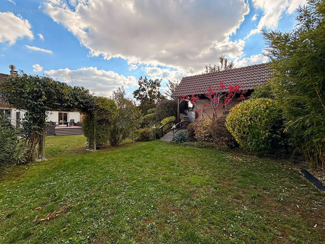 Maison à VERRIERES-LE-BUISSON