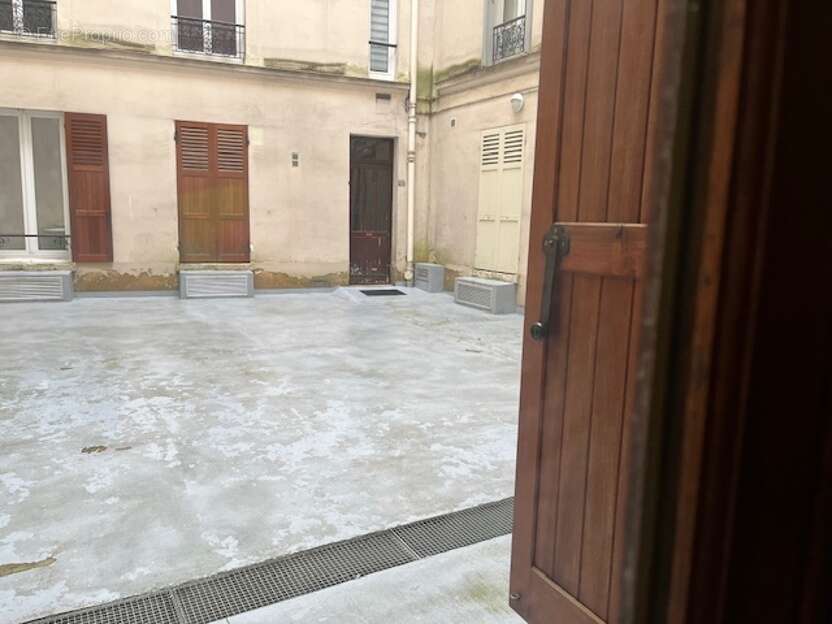 Appartement à PARIS-14E