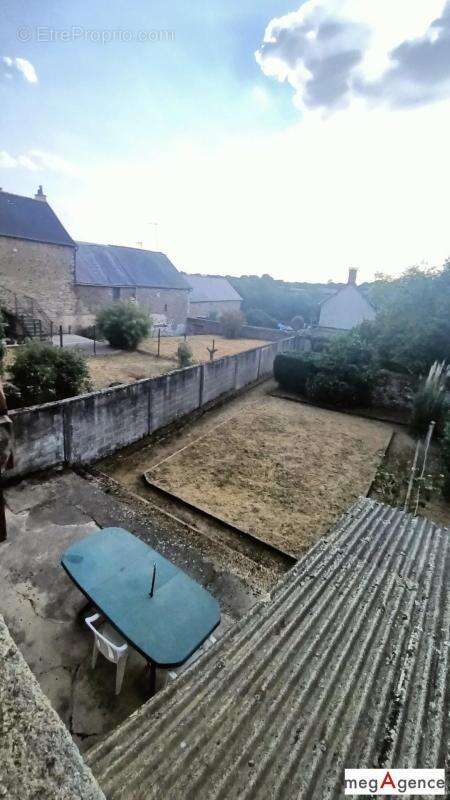 HARDANGES 53 - Maison de bourg avec jardins - photo 16