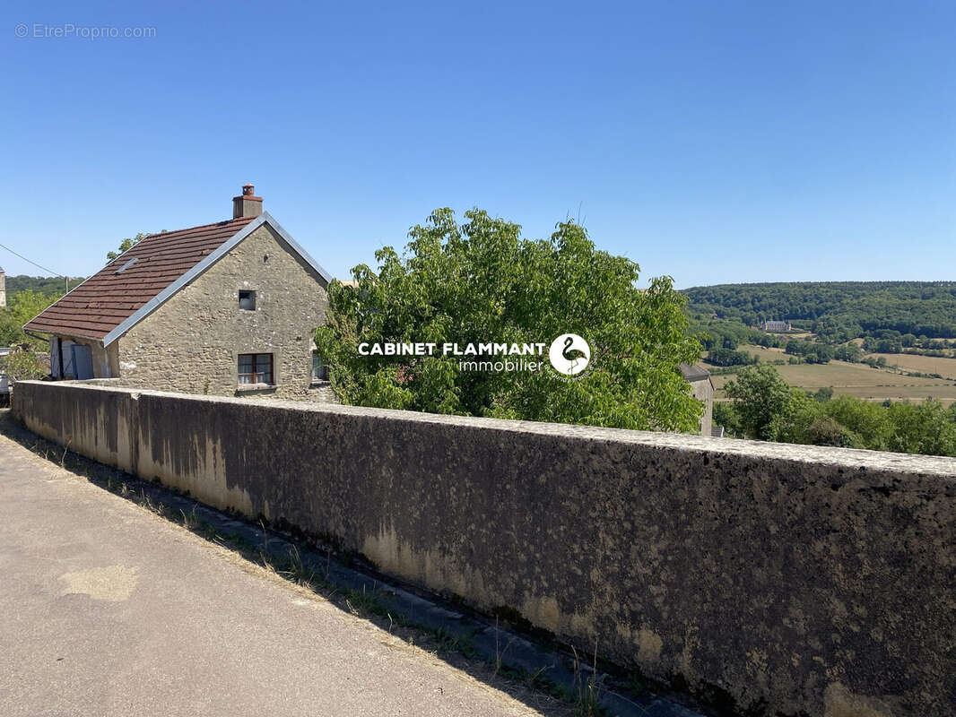 Maison 80 m² à Bussy-Le-Grand  - photo 2
