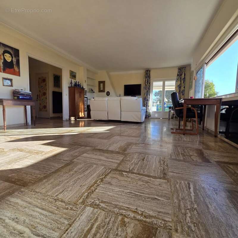 Appartement à VENCE